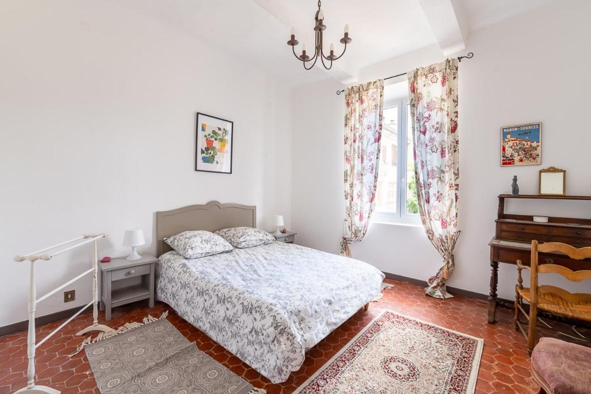 Maison De Maitre 230M² En Plein Coeur Du Village Camps-la-Source Bagian luar foto