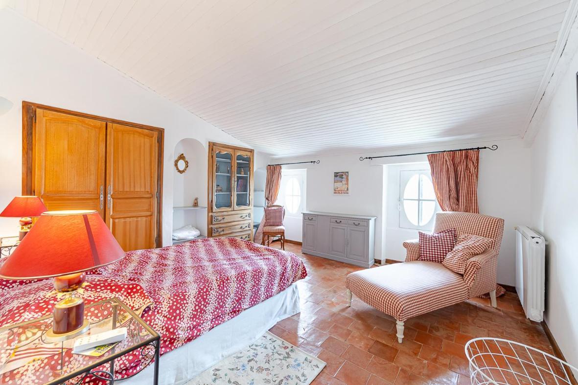 Maison De Maitre 230M² En Plein Coeur Du Village Camps-la-Source Bagian luar foto