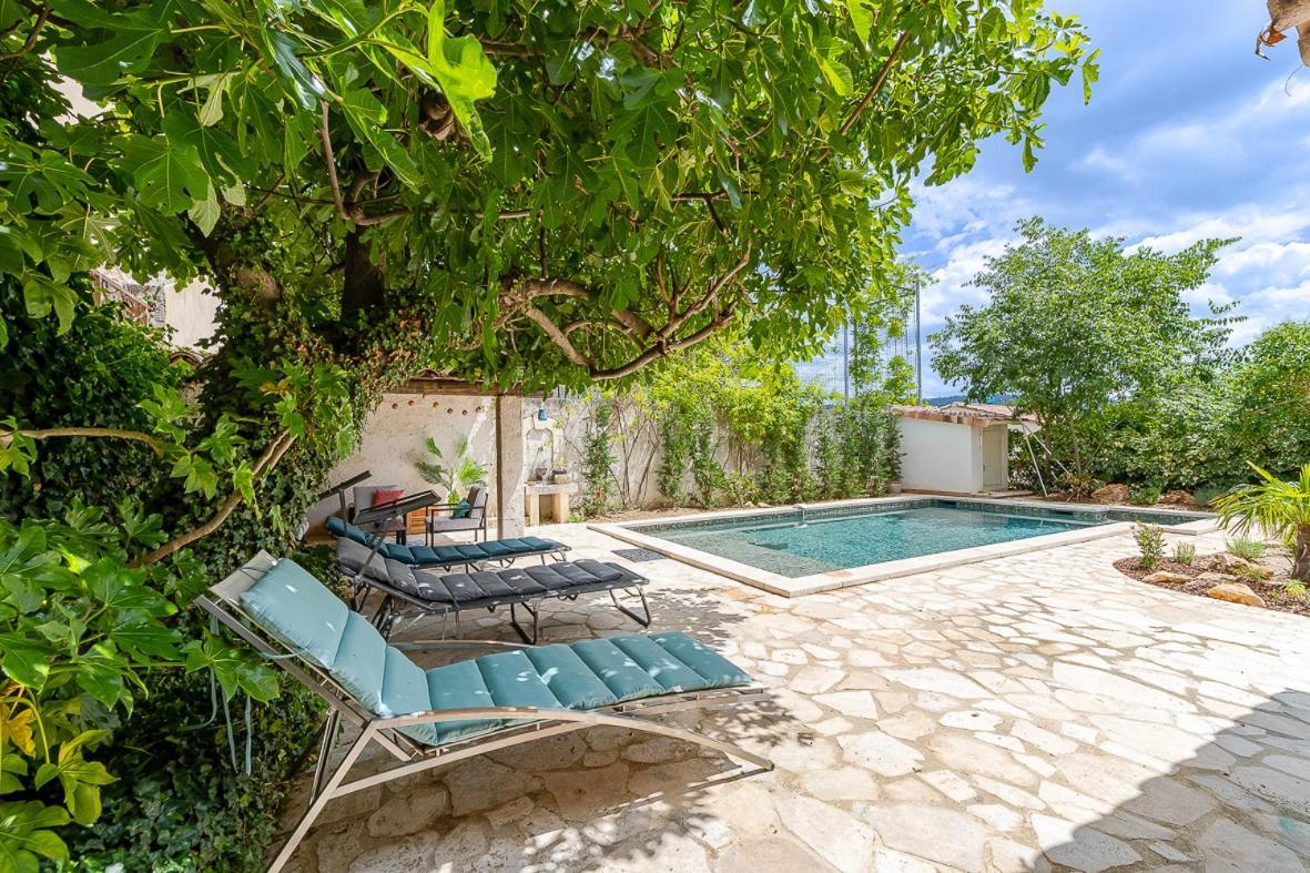 Maison De Maitre 230M² En Plein Coeur Du Village Camps-la-Source Bagian luar foto